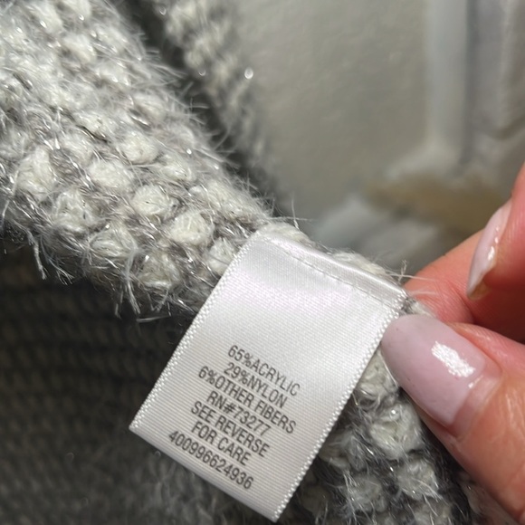 Vera Wang Princess silver and white long cardigan very soft material size large - Picture 8 of 9